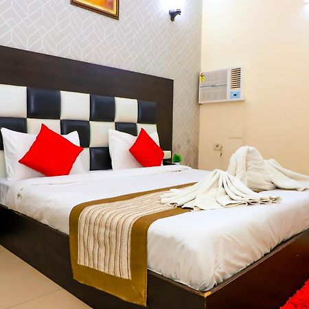 ניו דלהי Hotel Global Inn By Quality Inn מראה חיצוני תמונה