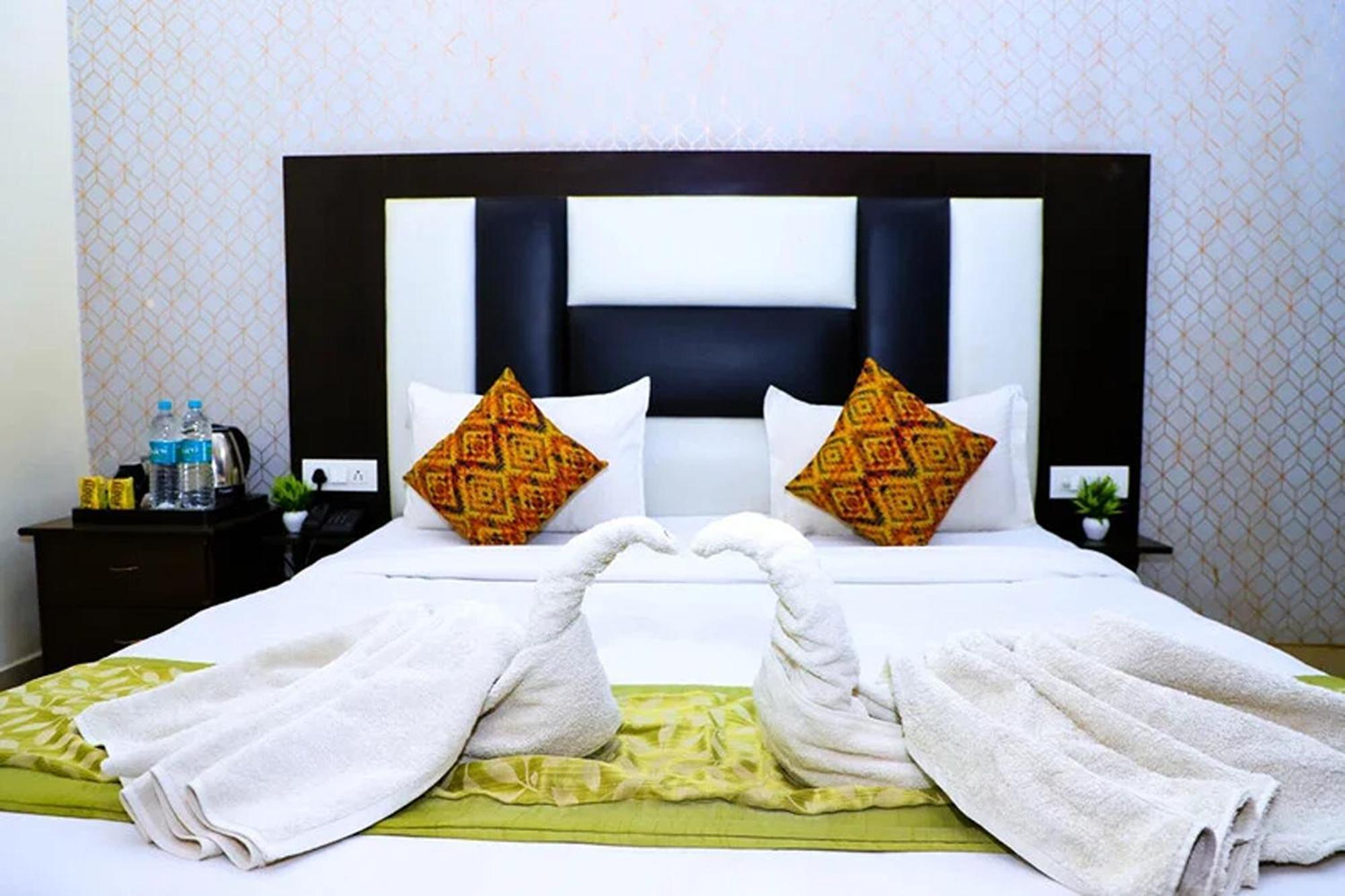 ניו דלהי Hotel Global Inn By Quality Inn מראה חיצוני תמונה