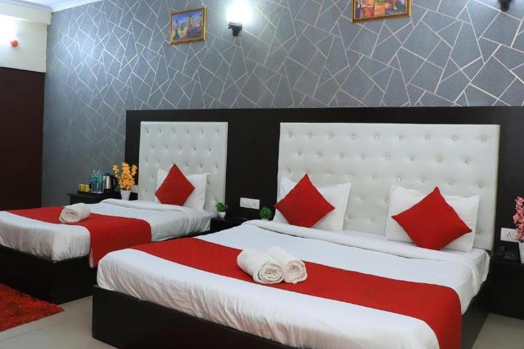 ניו דלהי Hotel Global Inn By Quality Inn מראה חיצוני תמונה