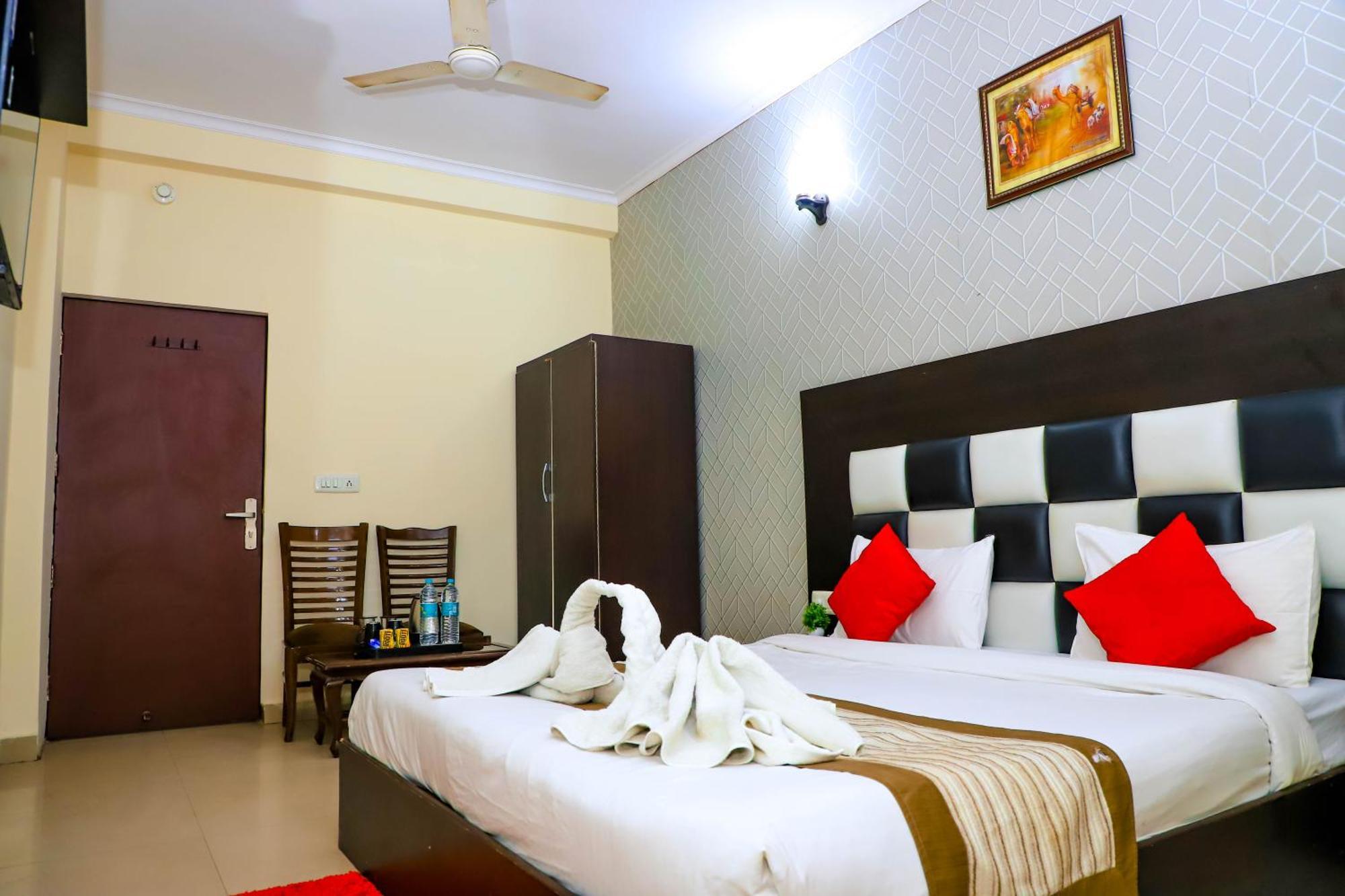 ניו דלהי Hotel Global Inn By Quality Inn מראה חיצוני תמונה
